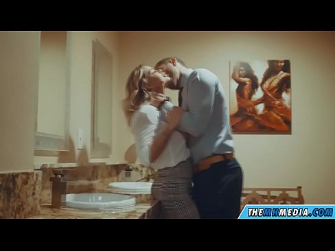 ❤️ Kiam belplena blondulo delogas vin en publika necesejo ❤️ Rusia porno ĉe eo.techkoala.top